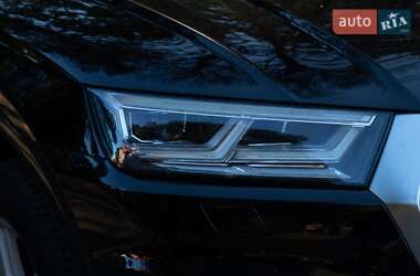 Внедорожник / Кроссовер Audi Q5 2018 в 