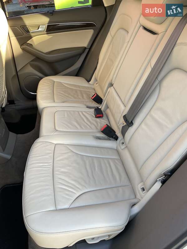 Внедорожник / Кроссовер Audi Q5 2013 в Каменец-Подольском