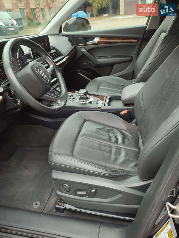 Внедорожник / Кроссовер Audi Q5 2018 в Корце