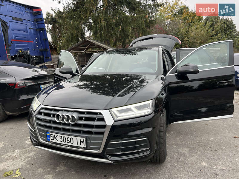 Внедорожник / Кроссовер Audi Q5 2018 в Корце