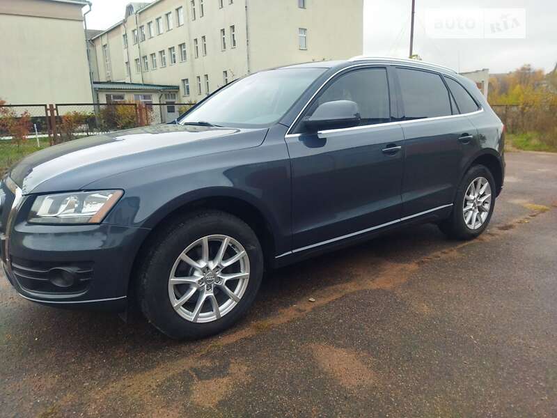 Внедорожник / Кроссовер Audi Q5 2011 в 