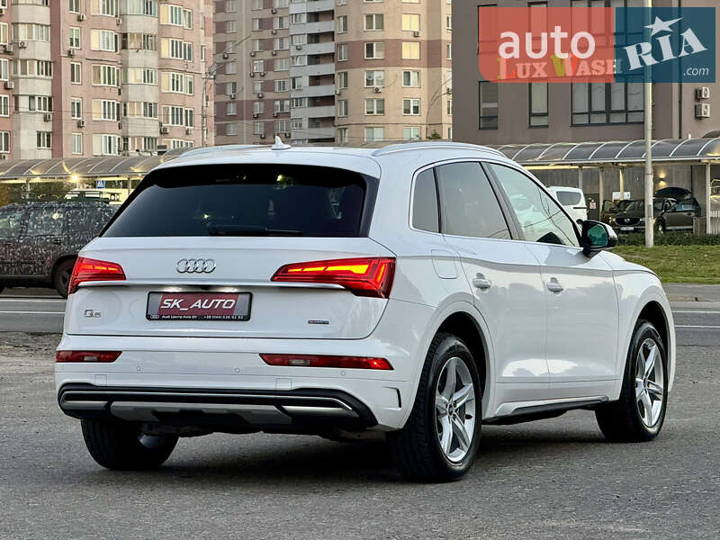Внедорожник / Кроссовер Audi Q5 2021 в Киеве