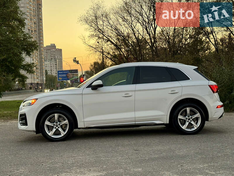 Внедорожник / Кроссовер Audi Q5 2021 в Киеве