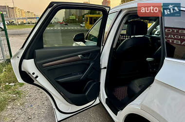 Внедорожник / Кроссовер Audi Q5 2021 в Киеве