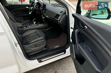 Внедорожник / Кроссовер Audi Q5 2021 в Киеве