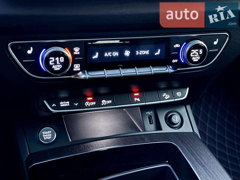 Внедорожник / Кроссовер Audi Q5 2021 в Киеве