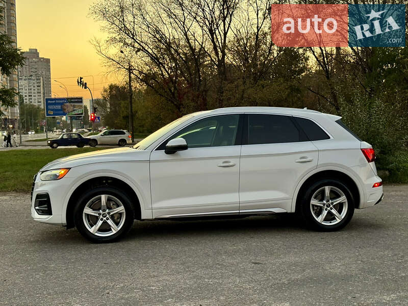 Внедорожник / Кроссовер Audi Q5 2021 в Киеве
