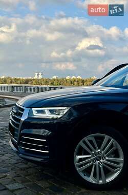 Внедорожник / Кроссовер Audi Q5 2018 в 