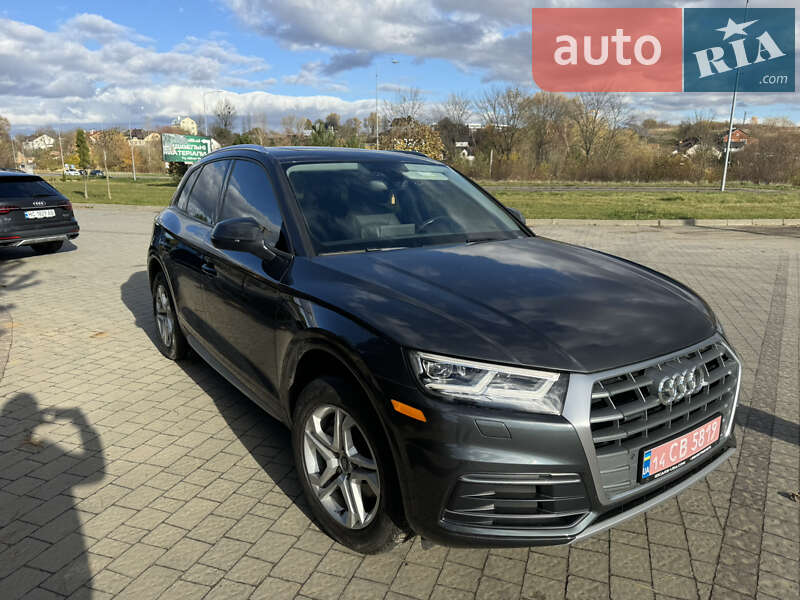 Позашляховик / Кросовер Audi Q5 2018 в Львові