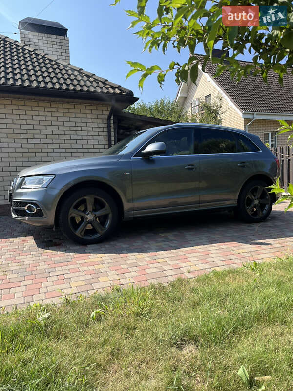 Позашляховик / Кросовер Audi Q5 2013 в Луцьку