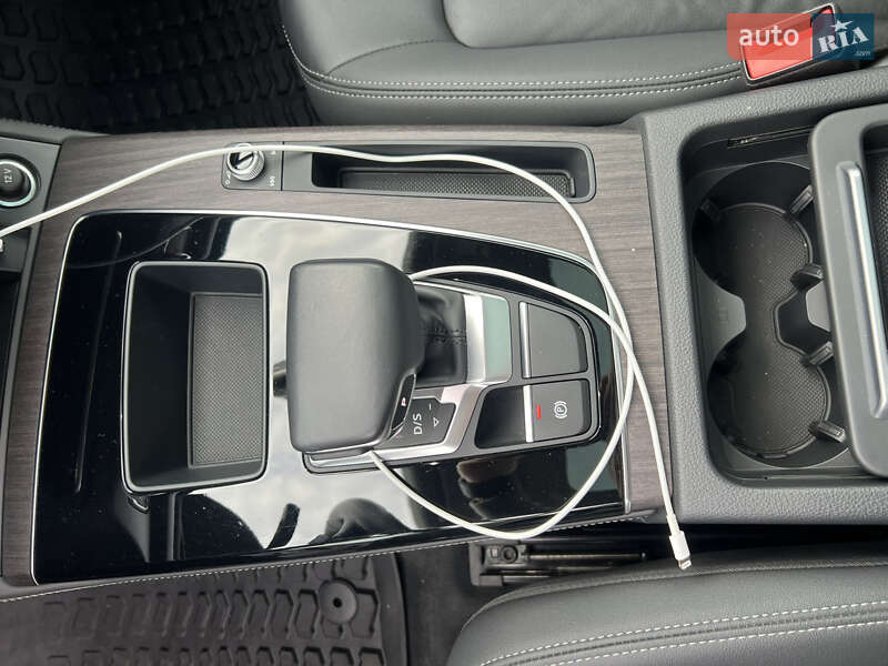 Позашляховик / Кросовер Audi Q5 2022 в Києві