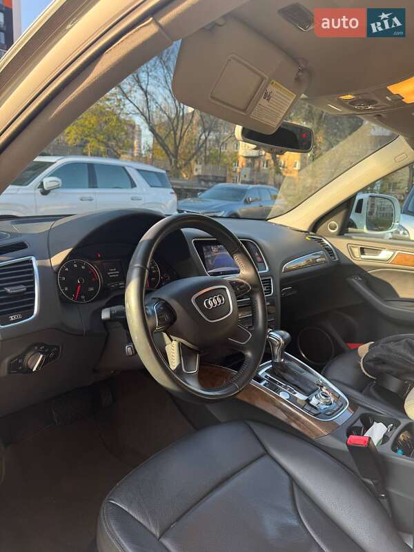 Позашляховик / Кросовер Audi Q5 2016 в Києві