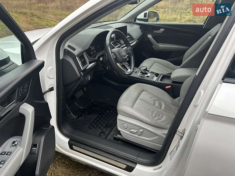Внедорожник / Кроссовер Audi Q5 2017 в Долине
