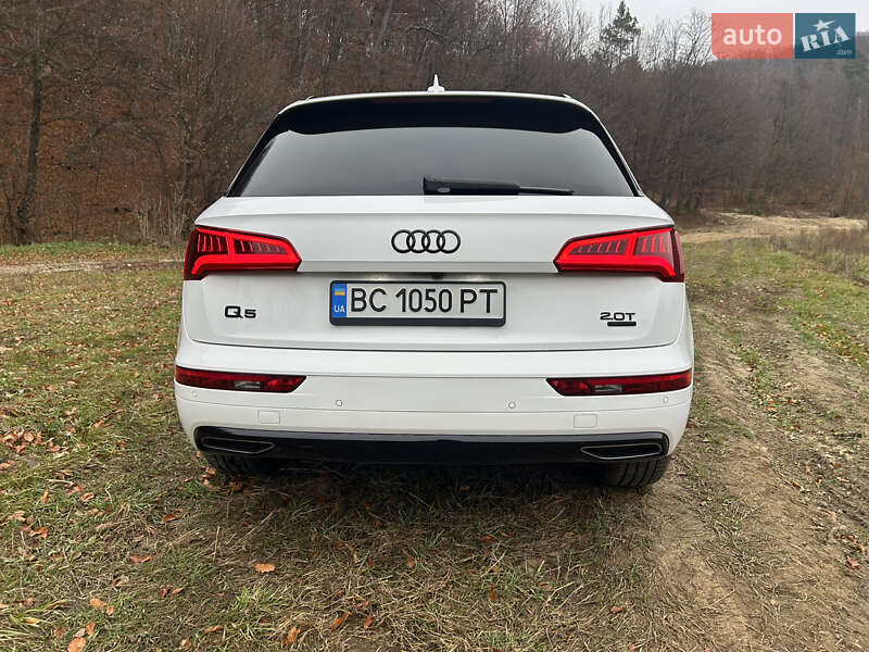 Внедорожник / Кроссовер Audi Q5 2017 в Долине