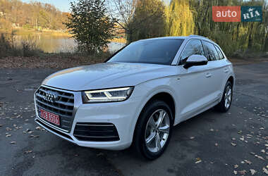 Позашляховик / Кросовер Audi Q5 2020 в Києві