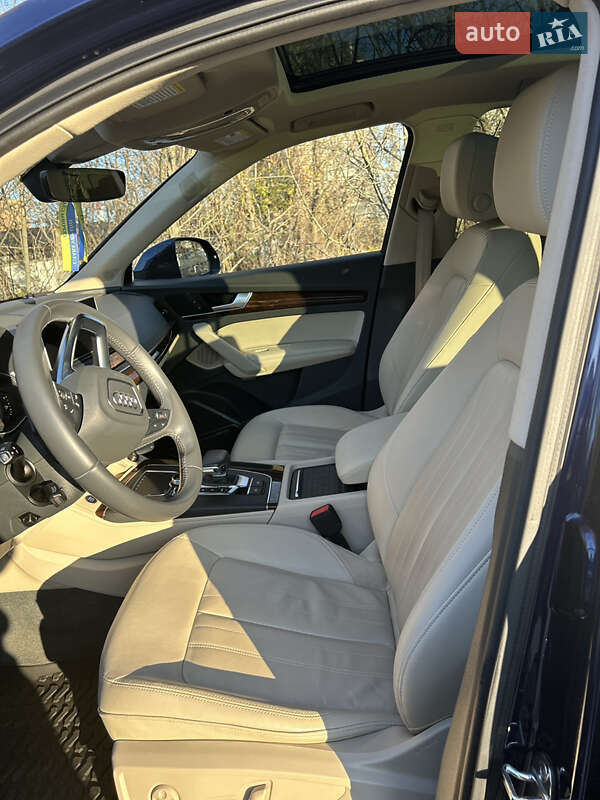 Внедорожник / Кроссовер Audi Q5 2019 в Киеве
