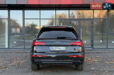 Внедорожник / Кроссовер Audi Q5 2021 в Ровно