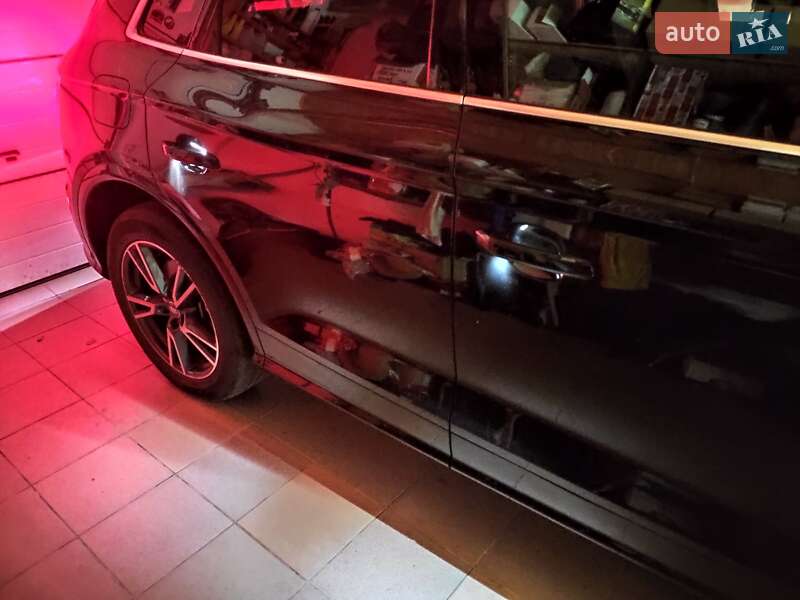Внедорожник / Кроссовер Audi Q5 2020 в Нововолынске