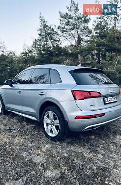 Внедорожник / Кроссовер Audi Q5 2018 в 