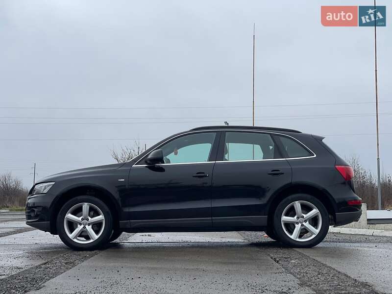 Внедорожник / Кроссовер Audi Q5 2011 в Ужгороде