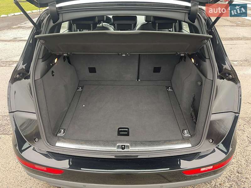 Внедорожник / Кроссовер Audi Q5 2011 в Ужгороде