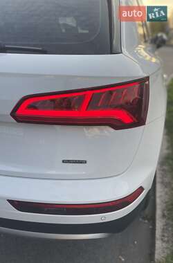Внедорожник / Кроссовер Audi Q5 2017 в 