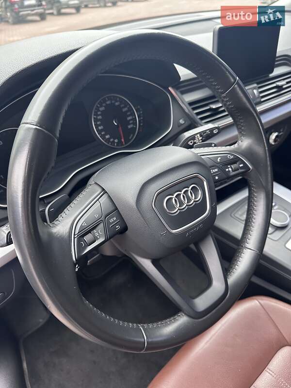 Внедорожник / Кроссовер Audi Q5 2017 в Киеве