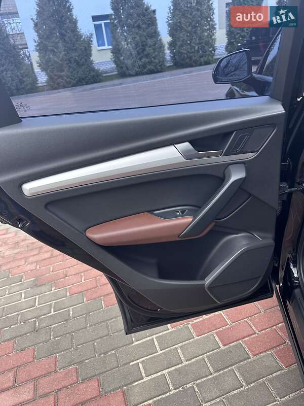 Внедорожник / Кроссовер Audi Q5 2017 в Киеве