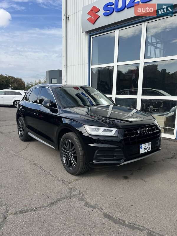 Внедорожник / Кроссовер Audi Q5 2018 в Ровно