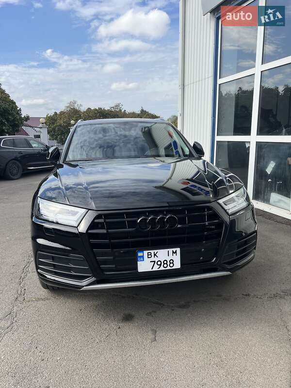 Внедорожник / Кроссовер Audi Q5 2018 в Ровно