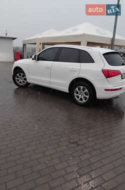 Позашляховик / Кросовер Audi Q5 2010 в Івано-Франківську