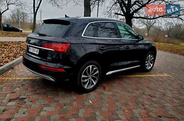 Позашляховик / Кросовер Audi Q5 2021 в 