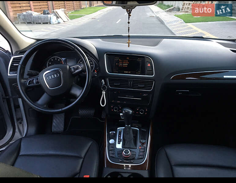 Позашляховик / Кросовер Audi Q5 2011 в Києві