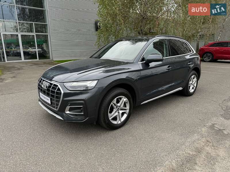 Позашляховик / Кросовер Audi Q5 2021 в Києві