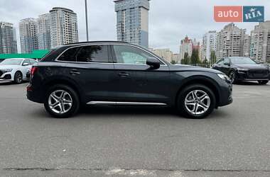 Позашляховик / Кросовер Audi Q5 2021 в Києві