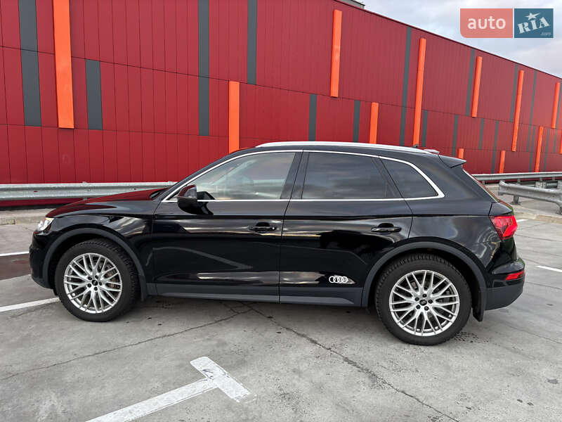 Позашляховик / Кросовер Audi Q5 2017 в Києві