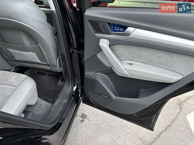 Позашляховик / Кросовер Audi Q5 2017 в Києві