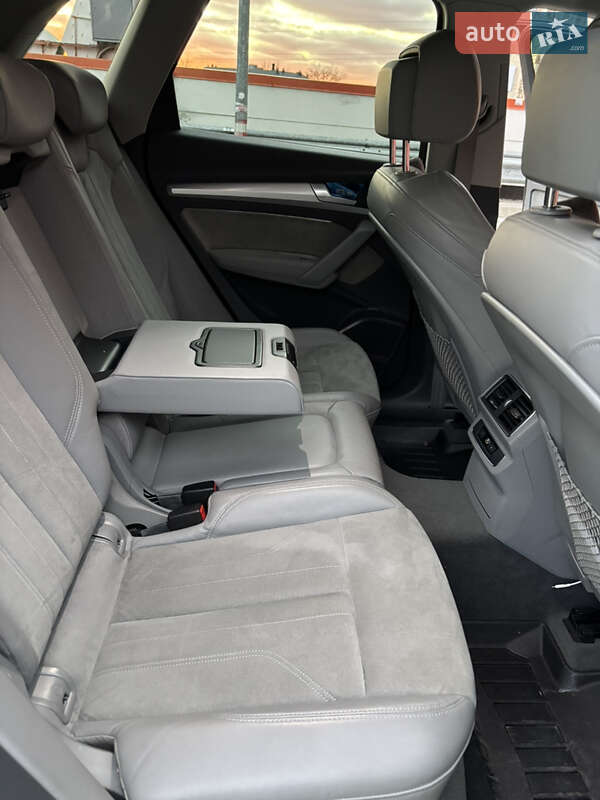 Позашляховик / Кросовер Audi Q5 2017 в Києві