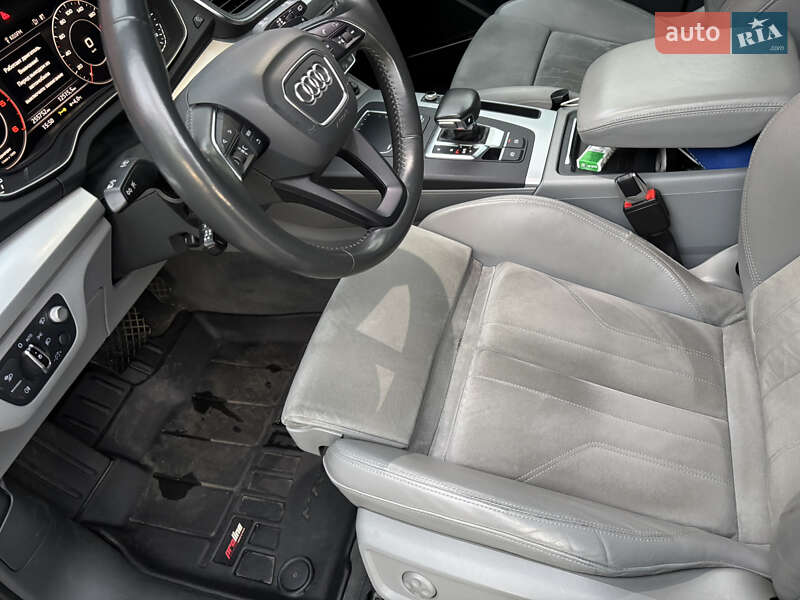 Позашляховик / Кросовер Audi Q5 2017 в Києві