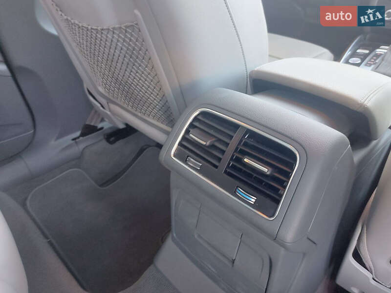 Позашляховик / Кросовер Audi Q5 2015 в Гусятині