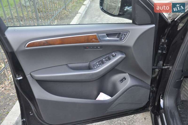 Внедорожник / Кроссовер Audi Q5 2011 в Смеле