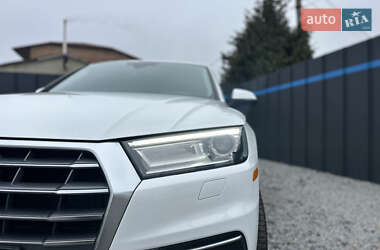 Внедорожник / Кроссовер Audi Q5 2017 в 