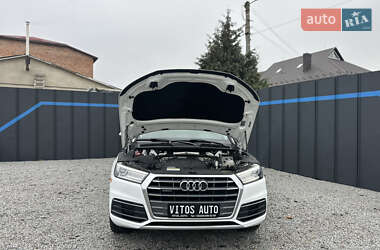 Внедорожник / Кроссовер Audi Q5 2017 в 