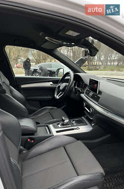 Внедорожник / Кроссовер Audi Q5 2019 в 