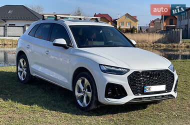 Позашляховик / Кросовер Audi Q5 2021 в Рівному