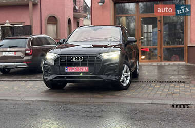 Внедорожник / Кроссовер Audi Q5 2021 в 