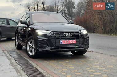 Внедорожник / Кроссовер Audi Q5 2021 в 