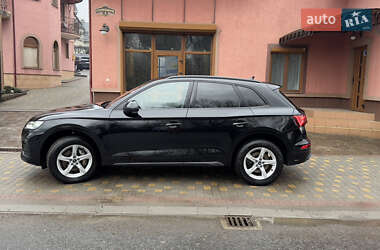 Внедорожник / Кроссовер Audi Q5 2021 в 