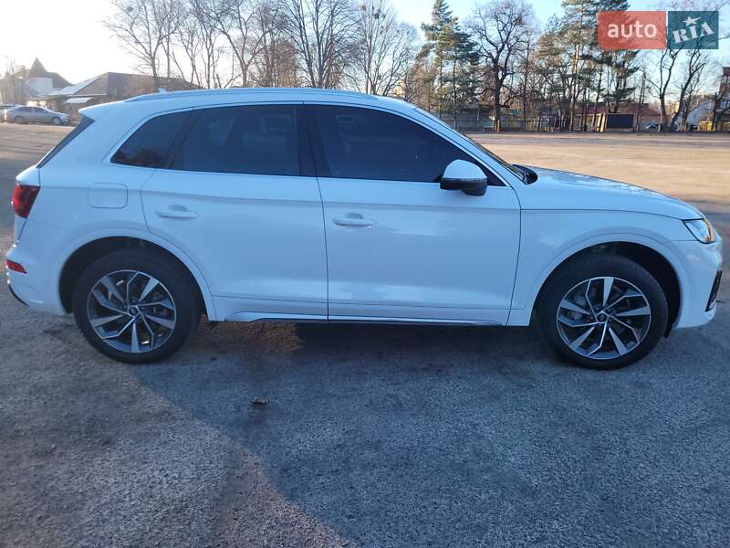 Позашляховик / Кросовер Audi Q5 2020 в Харкові