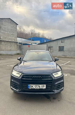 Позашляховик / Кросовер Audi Q5 2019 в Києві